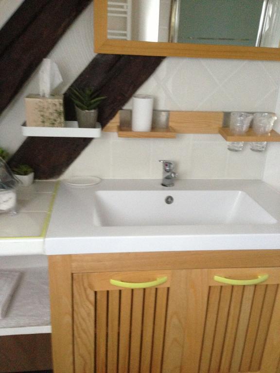 Le Lavoir Panzió Châteauroux Szoba fotó